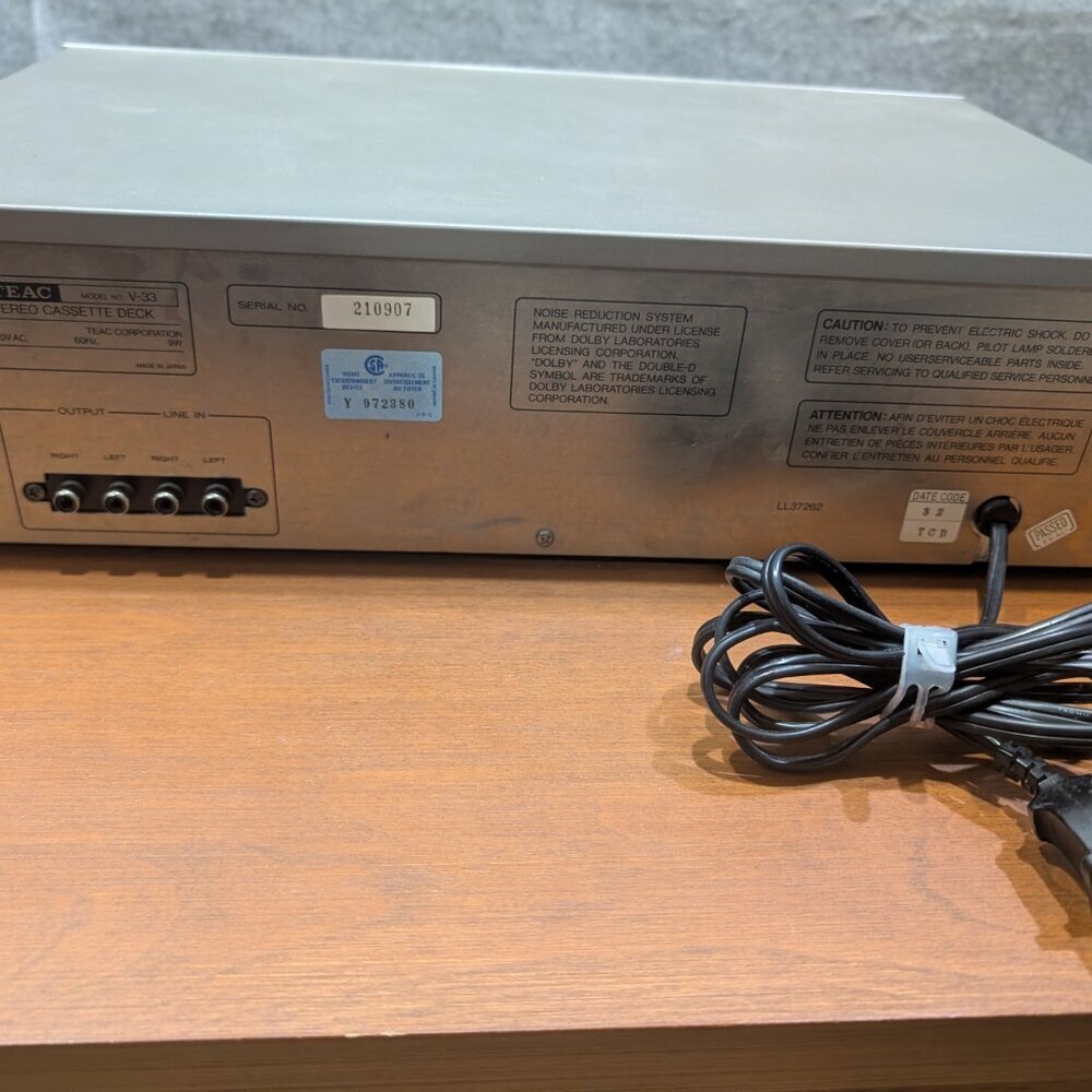 Vintage TEAC V-33 Stereo Cassette Deck Player - TESTED - Picture 3 of 8